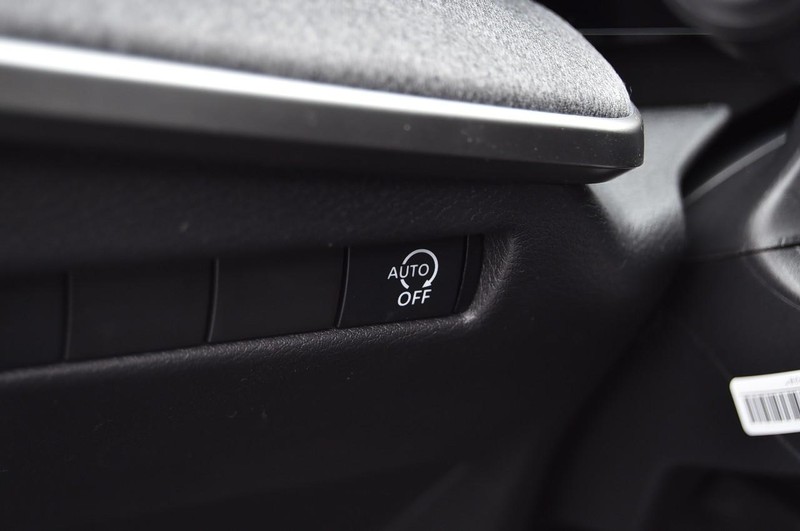 Nissan Kicks Vehicle Image 11