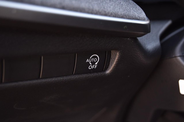 Nissan Kicks Vehicle Image 11