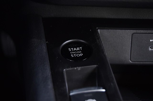 Nissan Kicks Vehicle Image 18