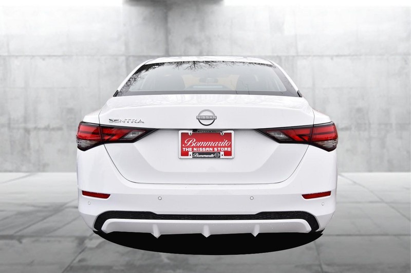 Nissan Sentra Vehicle Image 06