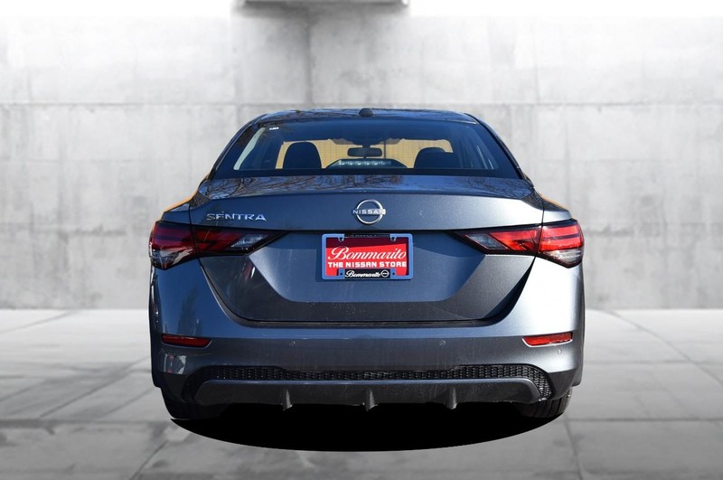 Nissan Sentra Vehicle Image 06