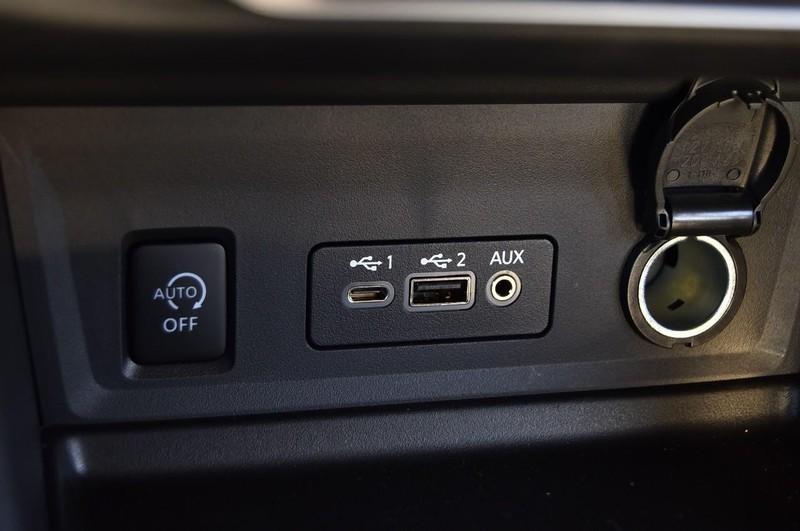 Nissan Sentra Vehicle Image 16