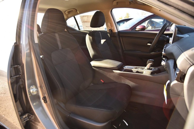 Nissan Sentra Vehicle Image 20