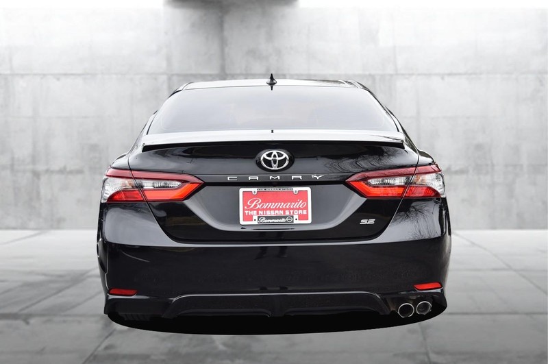 Toyota Camry Vehicle Image 06
