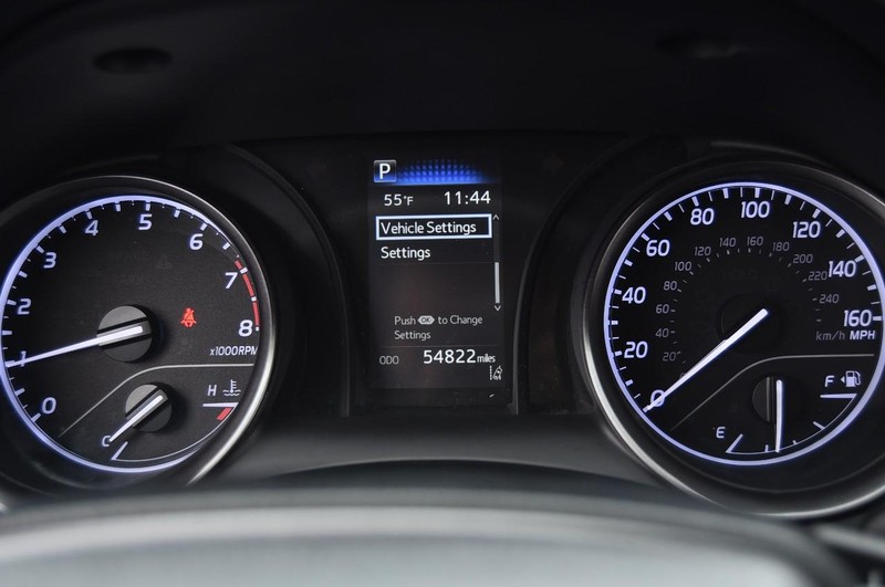 Toyota Camry Vehicle Image 11