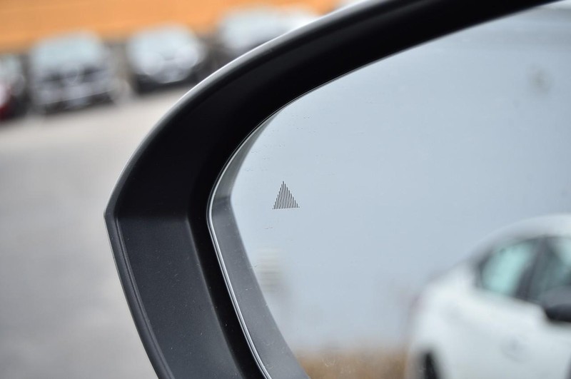 Nissan Rogue Vehicle Image 10