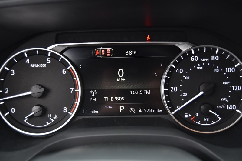 Nissan Rogue Vehicle Image 12