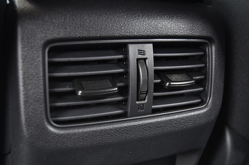 Nissan Rogue Vehicle Image 22