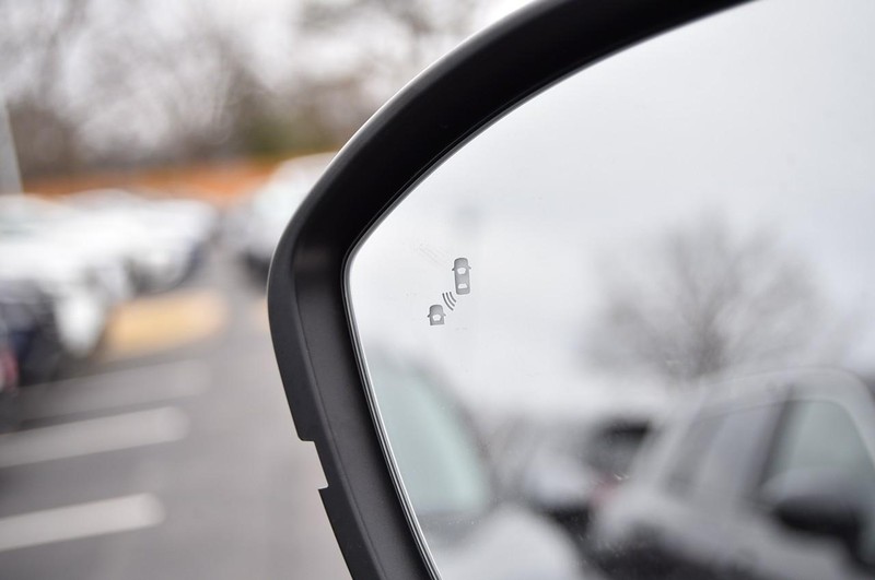 Nissan Murano Vehicle Image 11