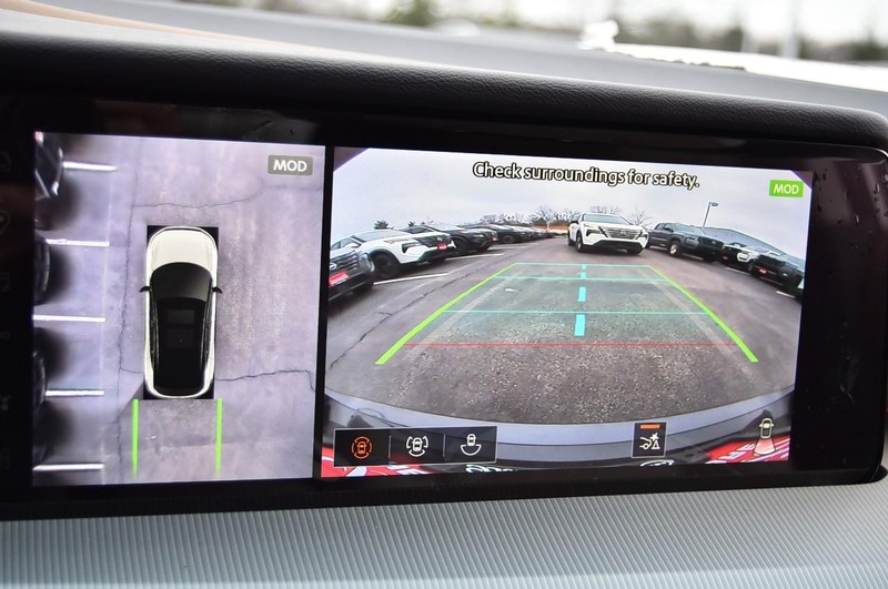 Nissan Murano Vehicle Image 14