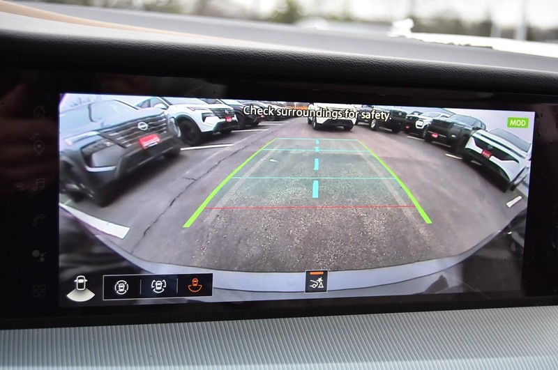 Nissan Murano Vehicle Image 16