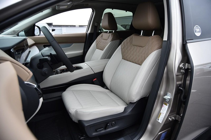 Nissan Murano Vehicle Image 24