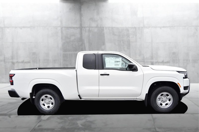 Nissan Frontier Vehicle Image 05