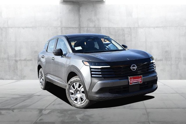 Nissan Kicks Vehicle Image 02