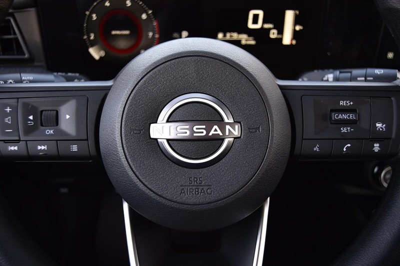 Nissan Kicks Vehicle Full-screen Gallery Image 20