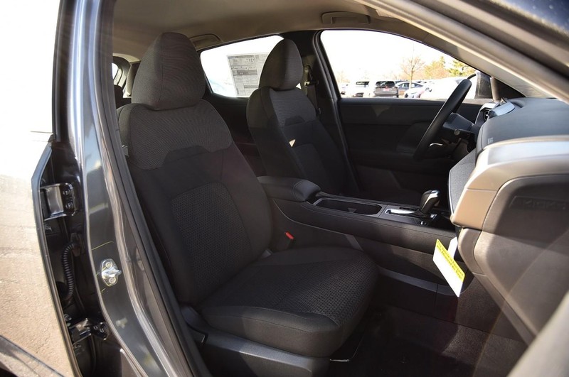 Nissan Kicks Vehicle Full-screen Gallery Image 22