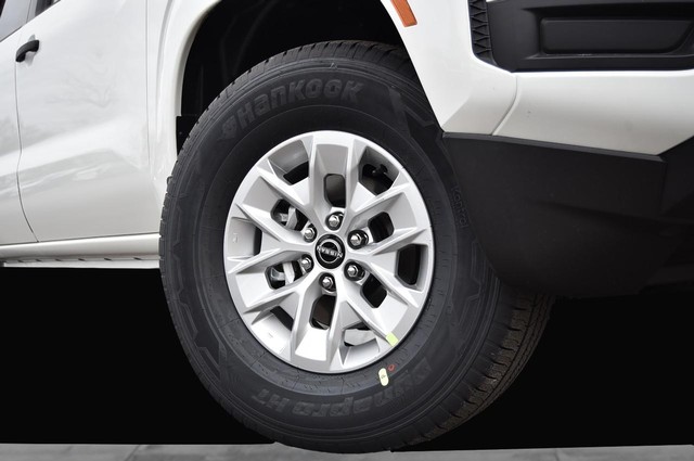 Nissan Frontier Vehicle Image 03