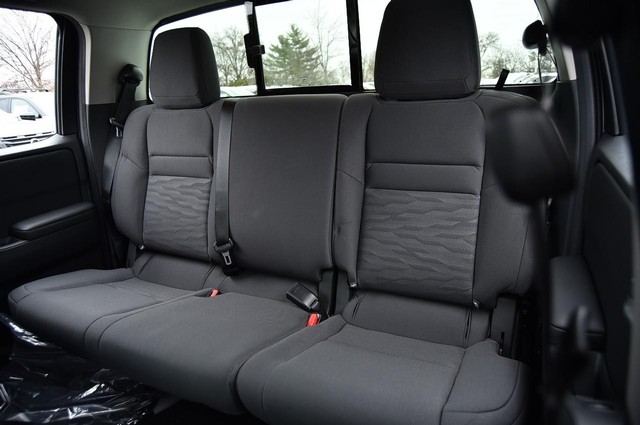 Nissan Frontier Vehicle Image 22