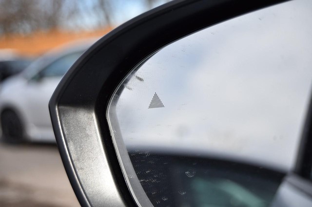 Nissan Rogue Vehicle Image 10