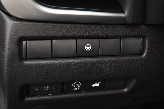 Nissan Rogue Vehicle Image 11