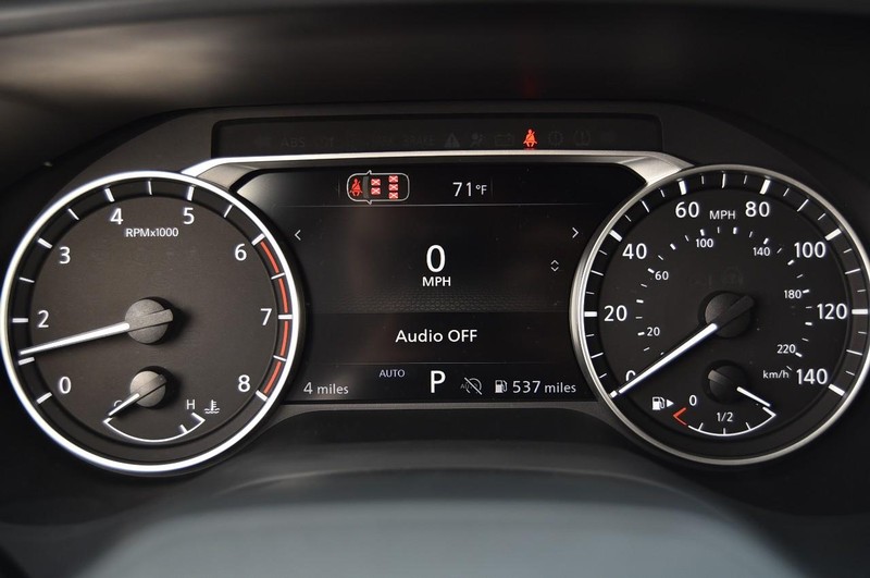 Nissan Rogue Vehicle Image 12