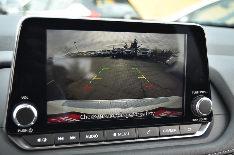 Nissan Rogue Vehicle Image 13