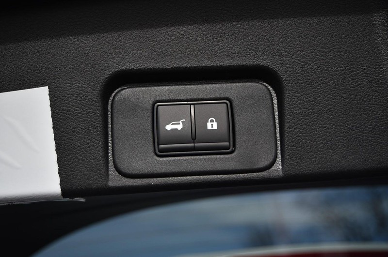 Nissan Rogue Vehicle Image 25