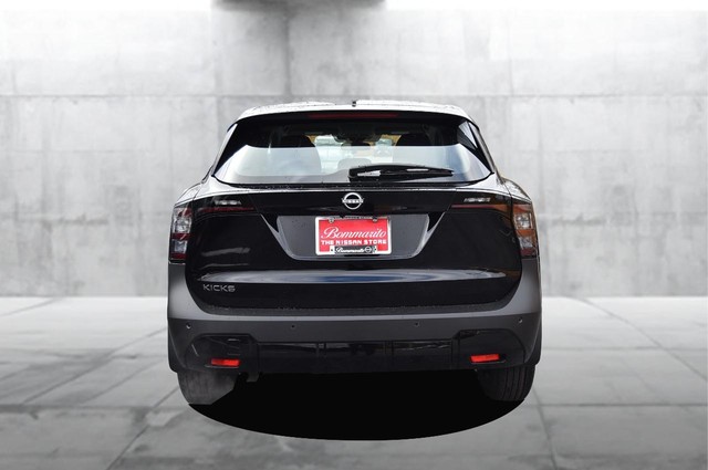 Nissan Kicks Vehicle Image 06