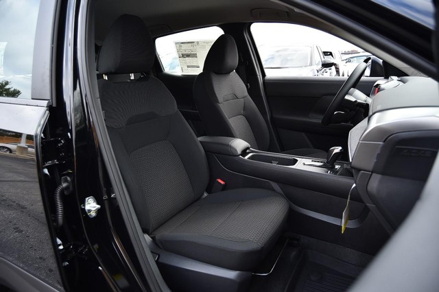 Nissan Kicks Vehicle Image 22