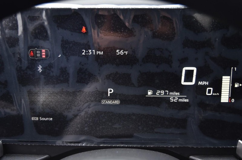 Nissan Kicks Vehicle Full-screen Gallery Image 12