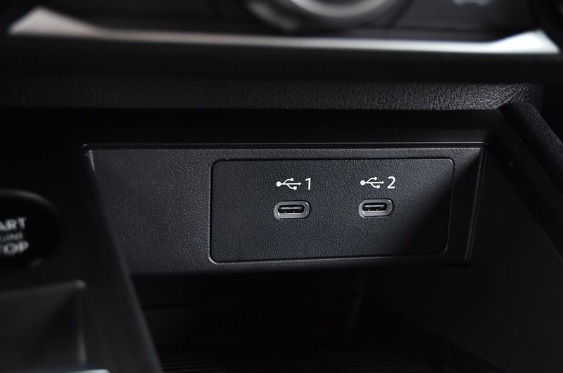 Nissan Kicks Vehicle Full-screen Gallery Image 17