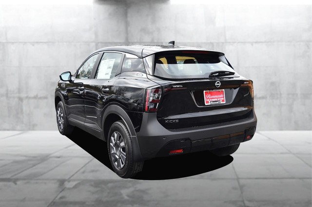 Nissan Kicks Vehicle Image 06