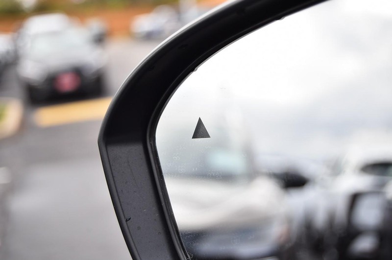 Nissan Kicks Vehicle Full-screen Gallery Image 10