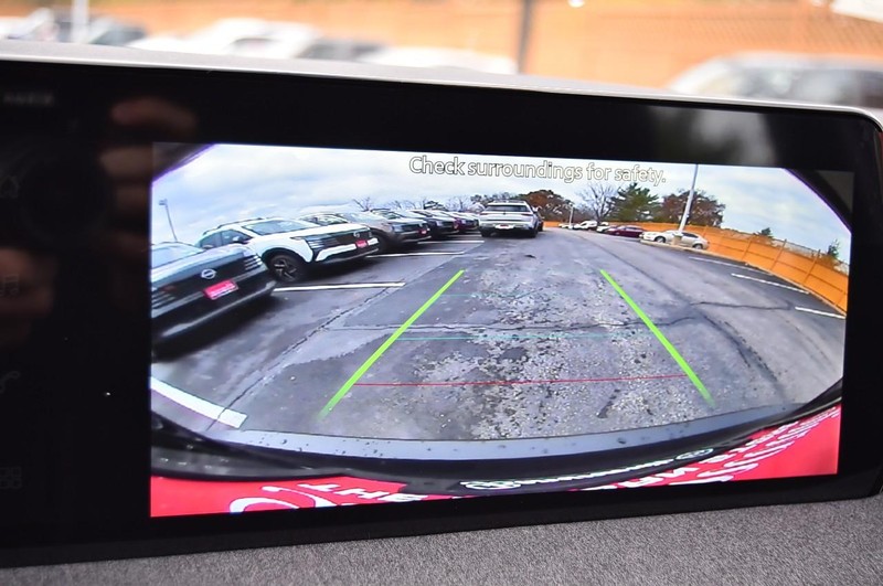 Nissan Kicks Vehicle Full-screen Gallery Image 13