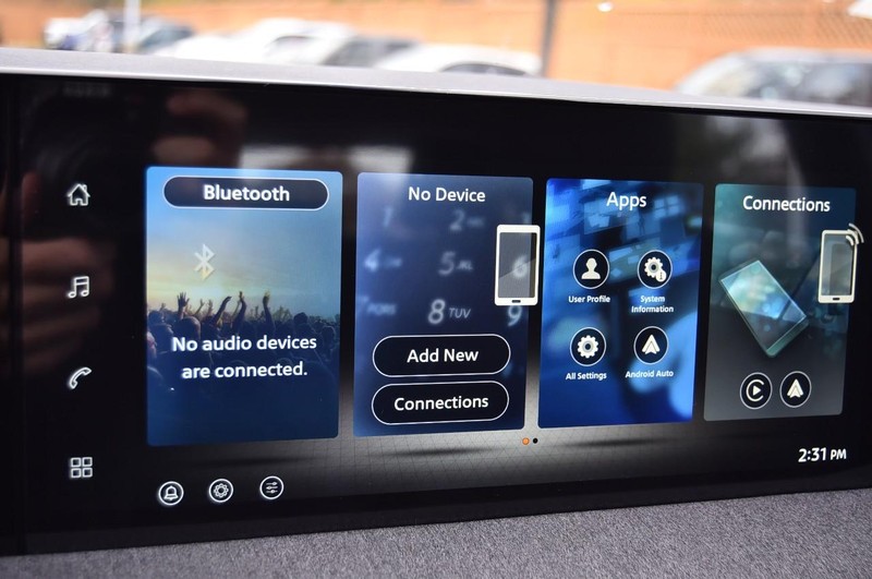 Nissan Kicks Vehicle Full-screen Gallery Image 14