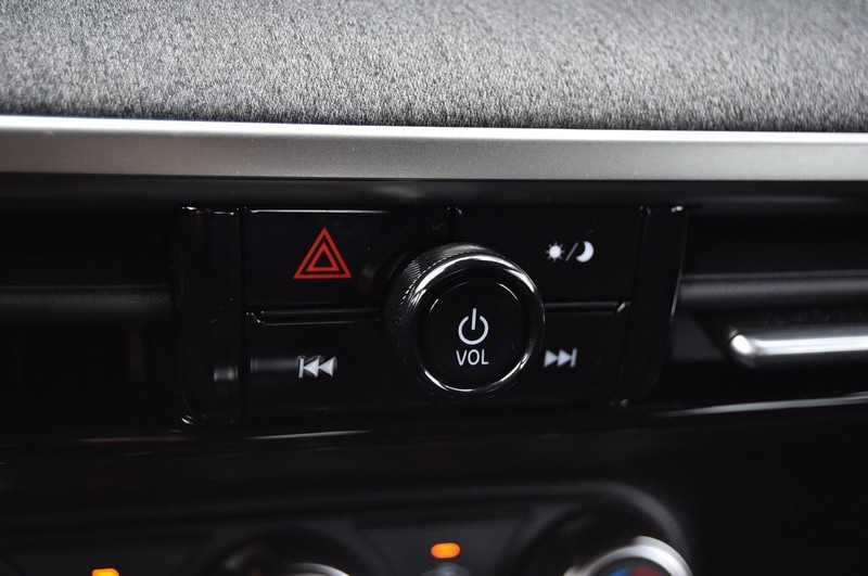 Nissan Kicks Vehicle Full-screen Gallery Image 15