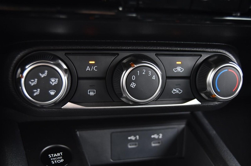 Nissan Kicks Vehicle Full-screen Gallery Image 16