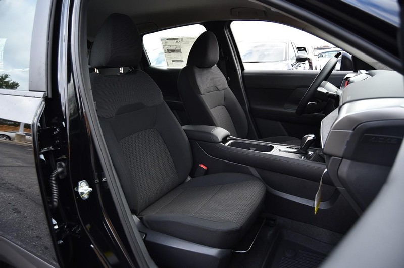 Nissan Kicks Vehicle Full-screen Gallery Image 22