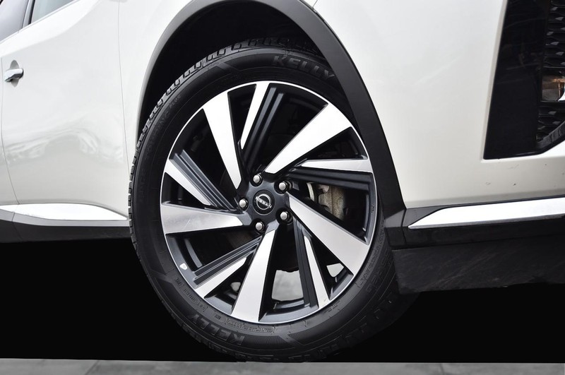 Nissan Murano Vehicle Image 03