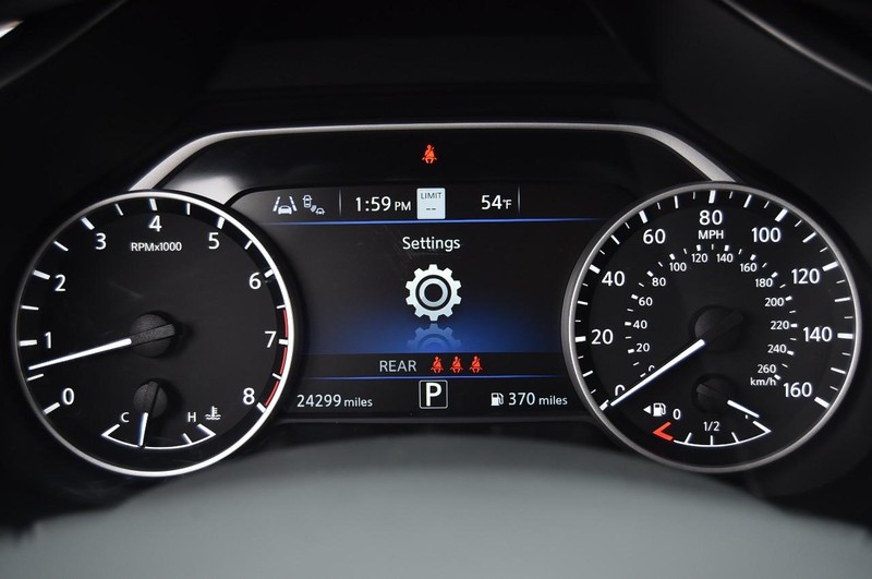 Nissan Murano Vehicle Image 14