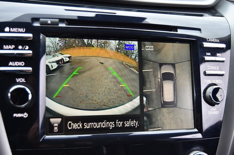 Nissan Murano Vehicle Image 18