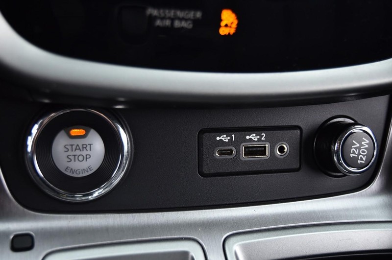 Nissan Murano Vehicle Image 21