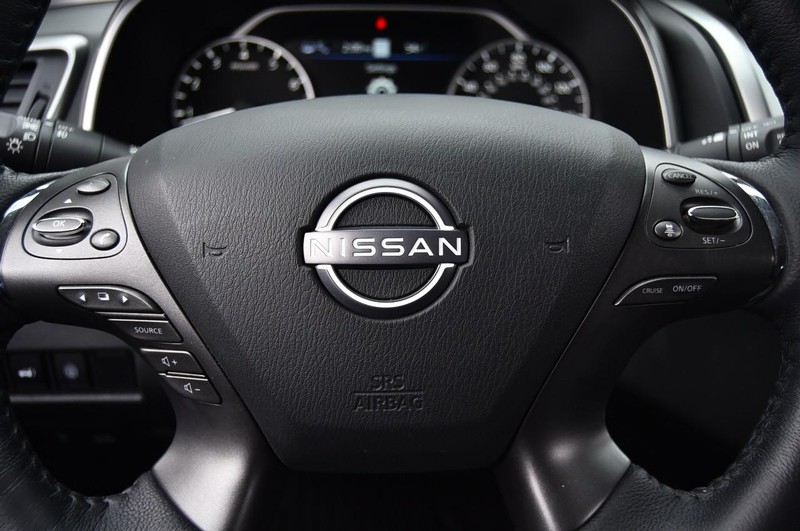 Nissan Murano Vehicle Image 23