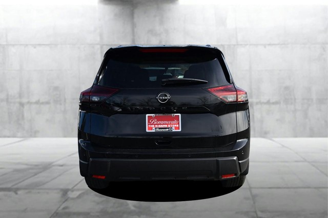 Nissan Rogue Vehicle Image 06