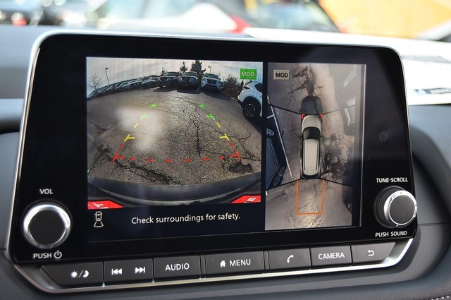 Nissan Rogue Vehicle Image 13