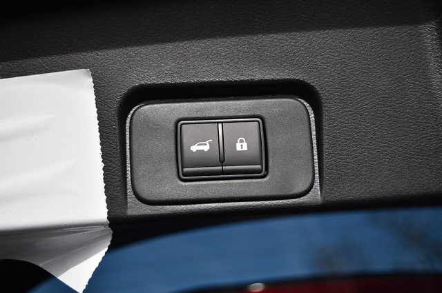 Nissan Rogue Vehicle Image 29