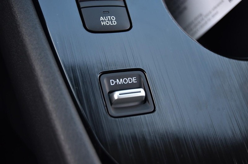 Nissan Rogue Vehicle Full-screen Gallery Image 20