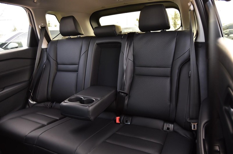 Nissan Rogue Vehicle Full-screen Gallery Image 25