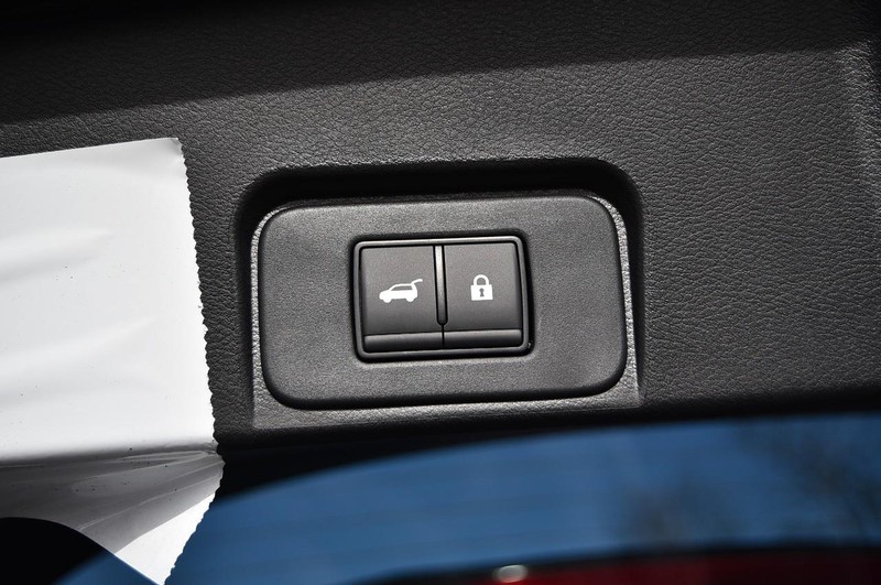 Nissan Rogue Vehicle Full-screen Gallery Image 29