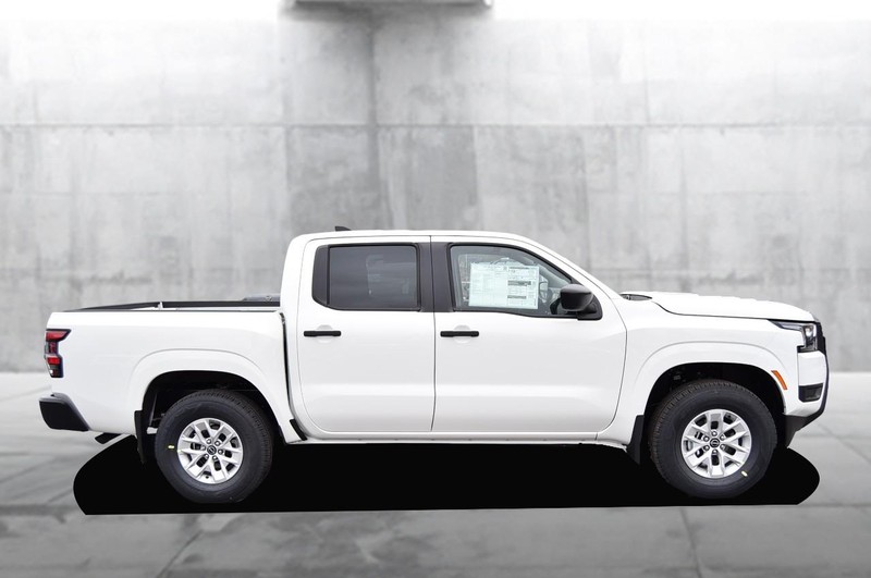 Nissan Frontier Vehicle Image 05